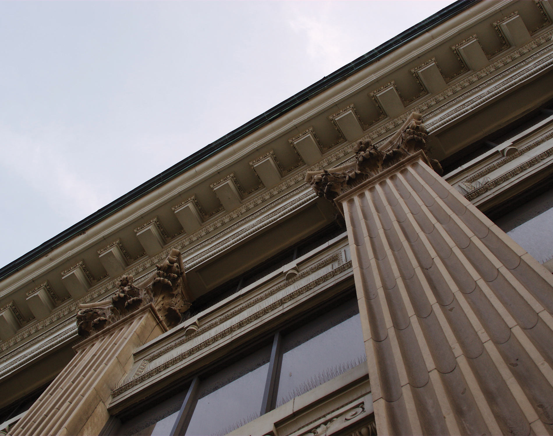 /-/media/images/website/background-images/practices/banking-and-finance/financial_institutions.ashx?sc_lang=uk-ua