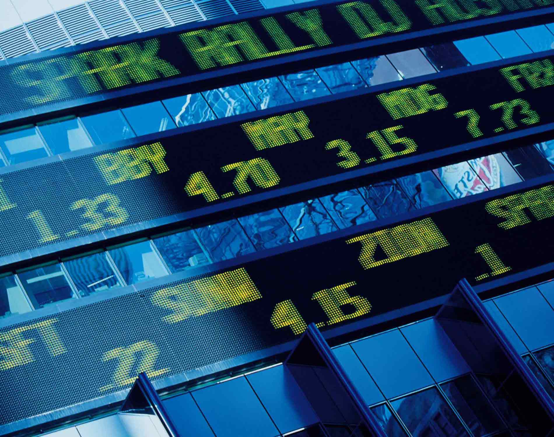 /-/media/images/website/background-images/practices/capital-markets/capital-markets-2.ashx?sc_lang=uk-ua